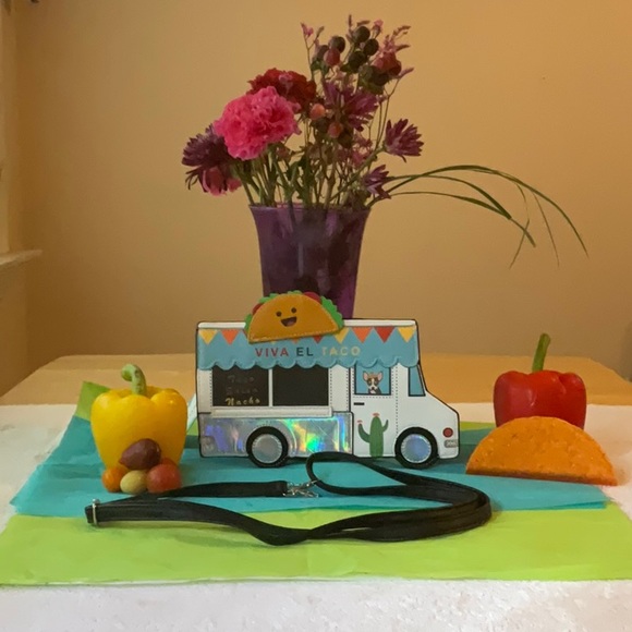 🌮 TACO TRUCK CROSSBODY BAG 🌮 - Picture 9 of 16